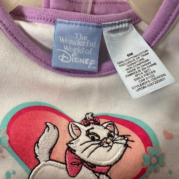 NWOT Disney Marie  simply irresistible 2 piece set - Picture 9 of 9
